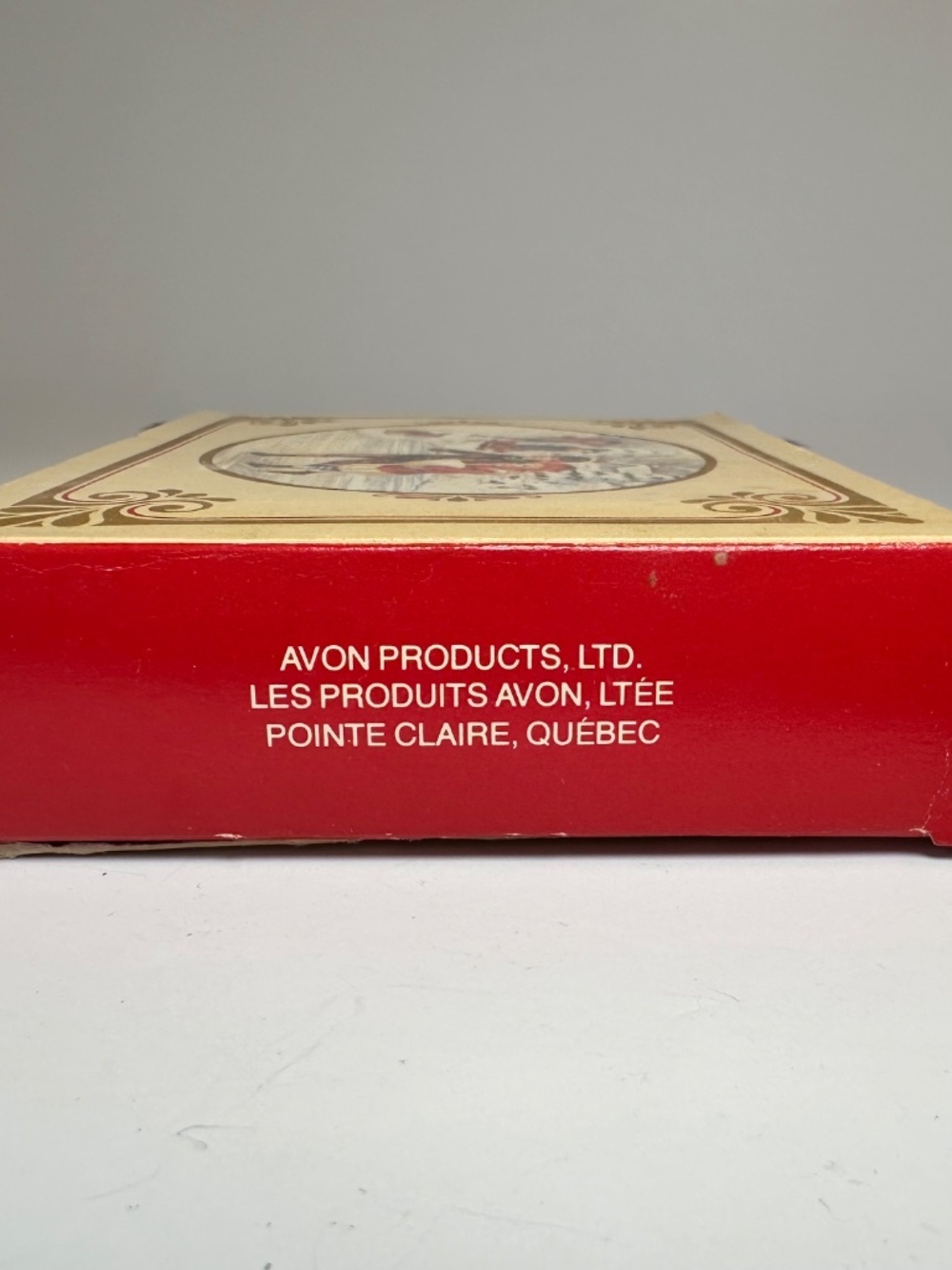 Vintage Avon Winter Frolics Soap Set Kids Playing Scene w/ Box Holiday - Picture 5 of 5